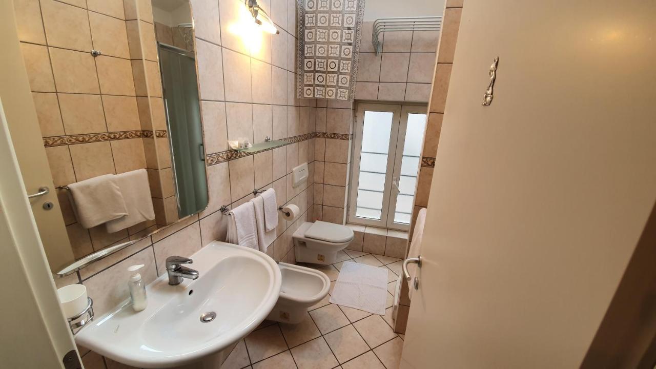 روفينج Apartments Villa Ernesta المظهر الخارجي الصورة