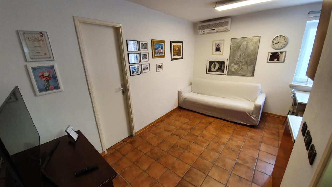 روفينج Apartments Villa Ernesta المظهر الخارجي الصورة