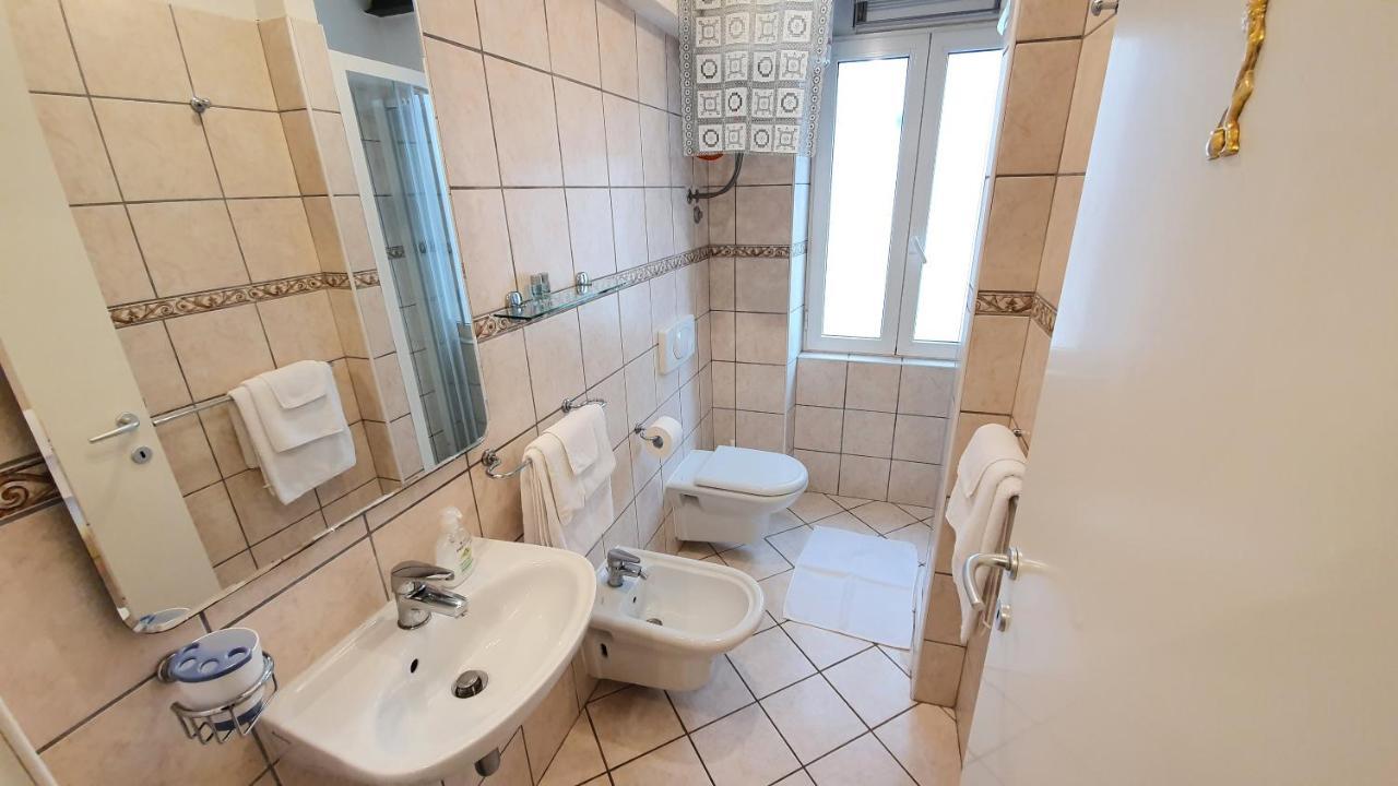 روفينج Apartments Villa Ernesta المظهر الخارجي الصورة