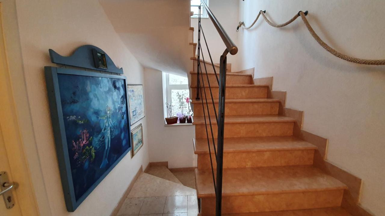 روفينج Apartments Villa Ernesta المظهر الخارجي الصورة
